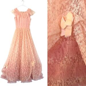Vintage 1950s 60s Pink Lace Tulle Ball Gown Princess Bows Full Skirt Prom Party